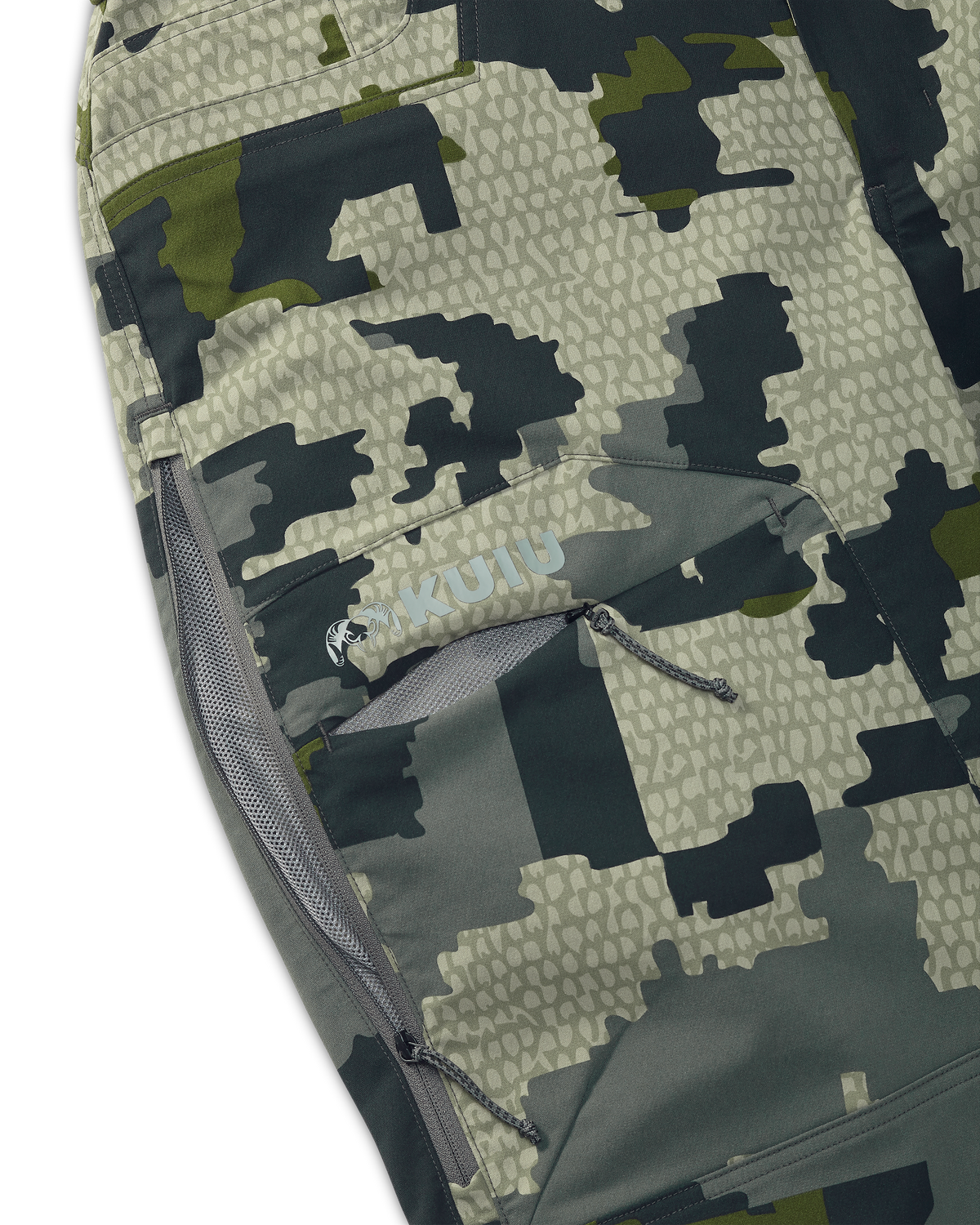 Detail of open zippered mesh-lined hip vent and open cargo pocket on Women's Kutana Stretch Woven Pant in Verde Camouflage