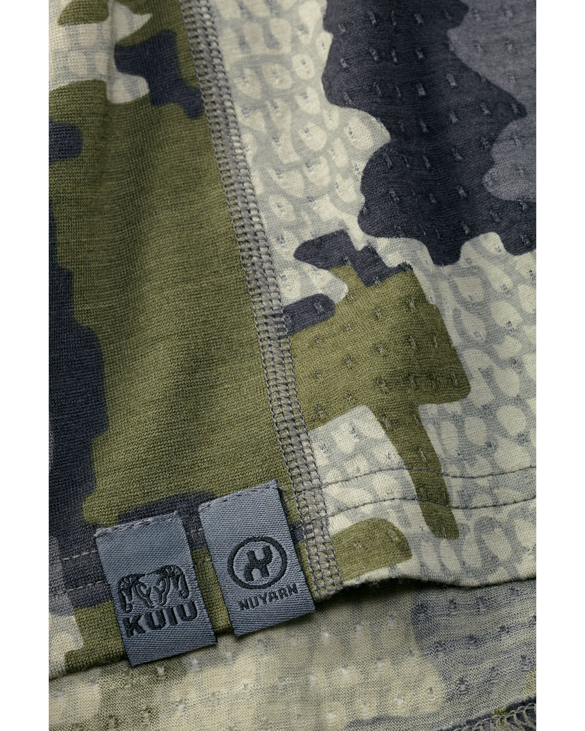Detail of fabric on ULTRA Merino 145 Zip-T Hunting Hoodie in Verde Camouflage