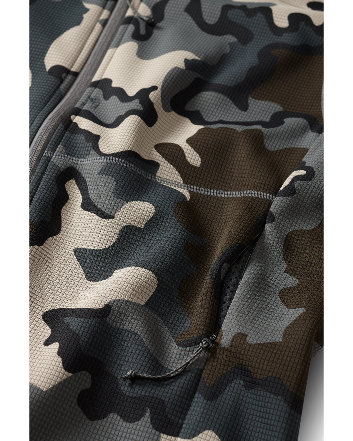 Detail of fabric and zippered hand pocket on Peloton 240 Vest in Vias Camouflage