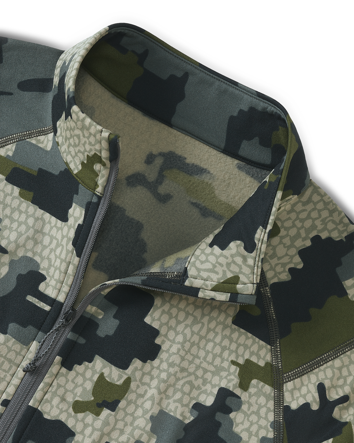Detail of zipped collar on the Vital S3 Zip-T in Verde Camouflage