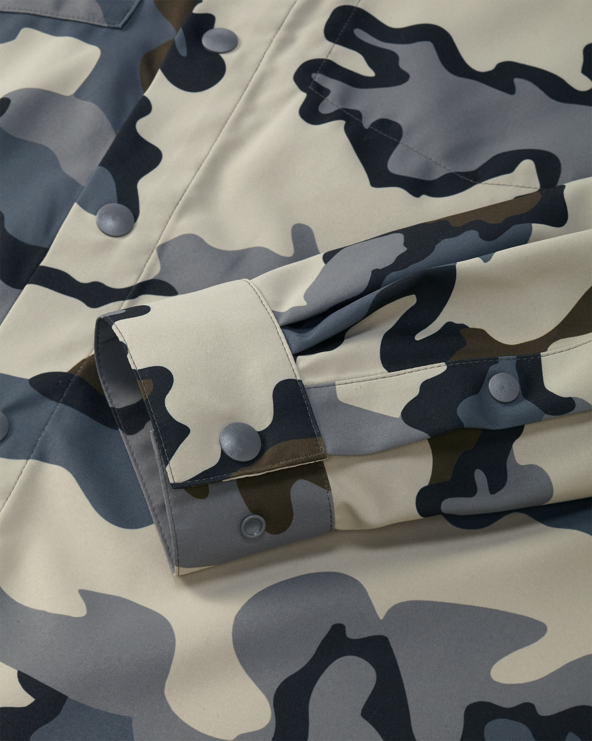 Front of Mesa Vented Long Sleeve Snap Shirt in Vias Camouflage Highlighting Snap Cuff Closure
