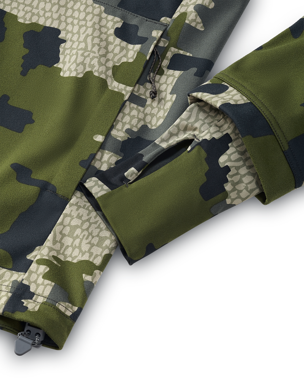 Detail of gasket wrist cuffs with thumbholes on the Drawpoint Hoodie in Verde camouflage.