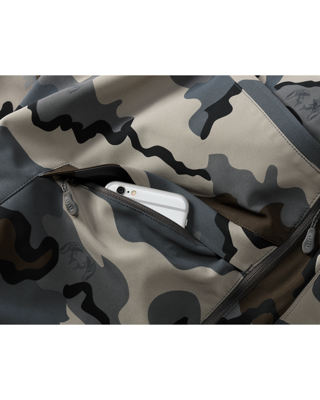 Zoomed in detail PRO Pant in Vias Camouflage showcasing the zippered back pocket