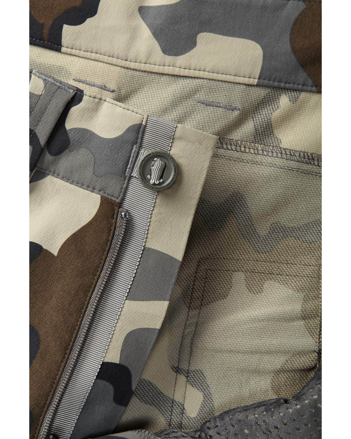 Front of KUIU Kutana Stretch Woven Pant in Vias Camouflage Highlighting YKK Fly Zipper
