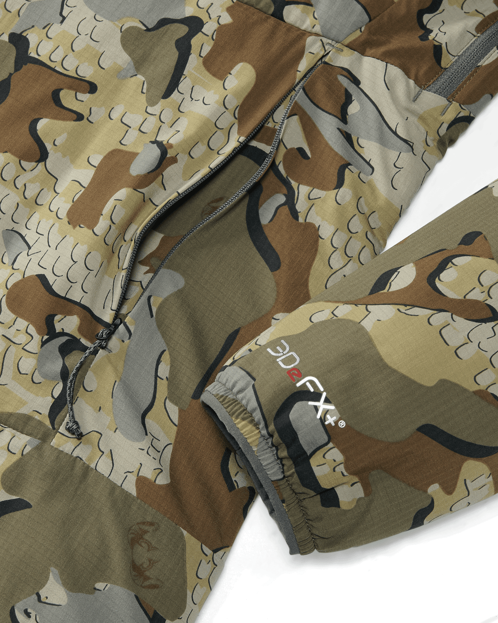 Open hand zippered pocket detail on Women's Kenai Hooded Jacket in Valo Camouflage