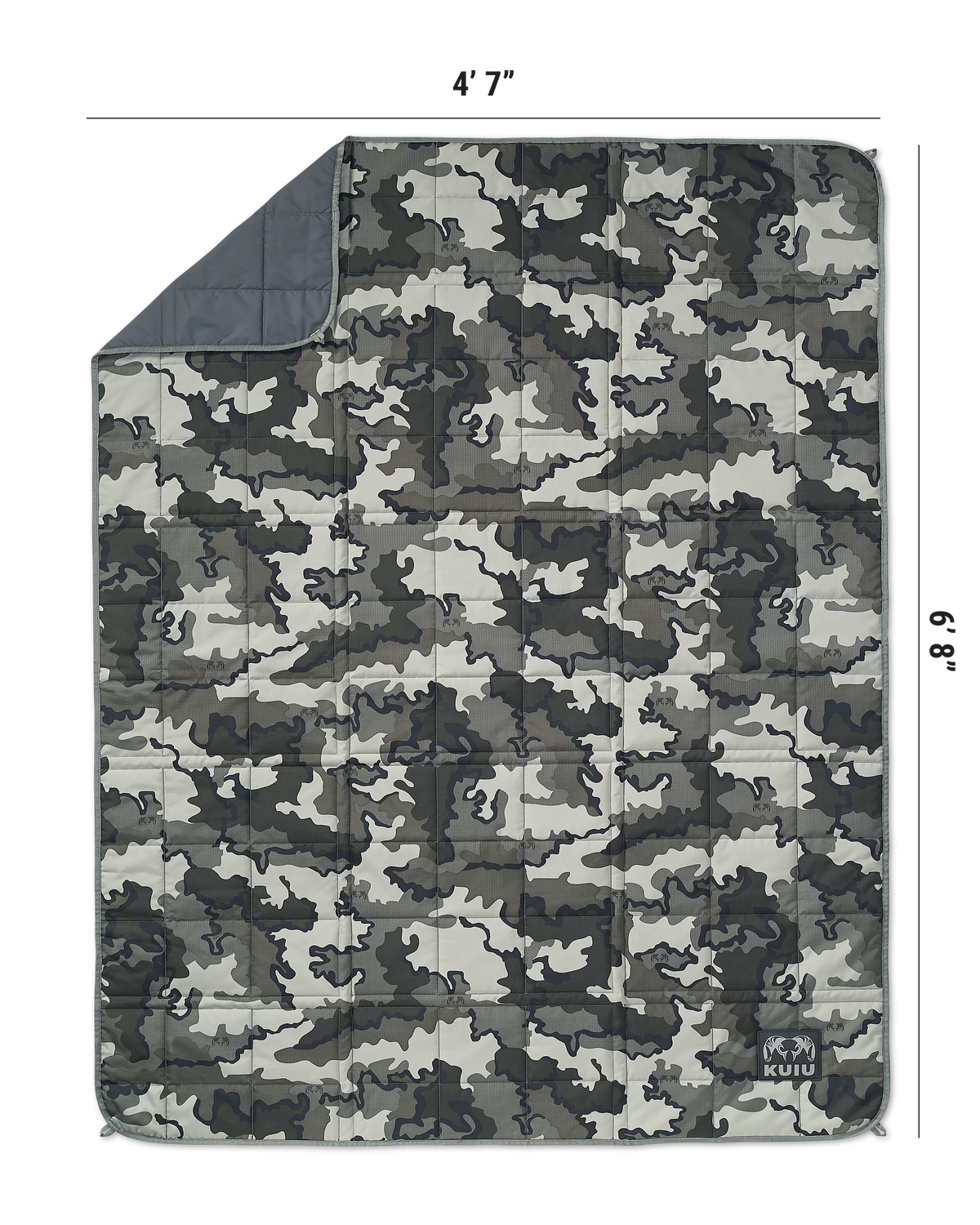 Flat lay of Distance AT Blanket in Vias Storm camouflage