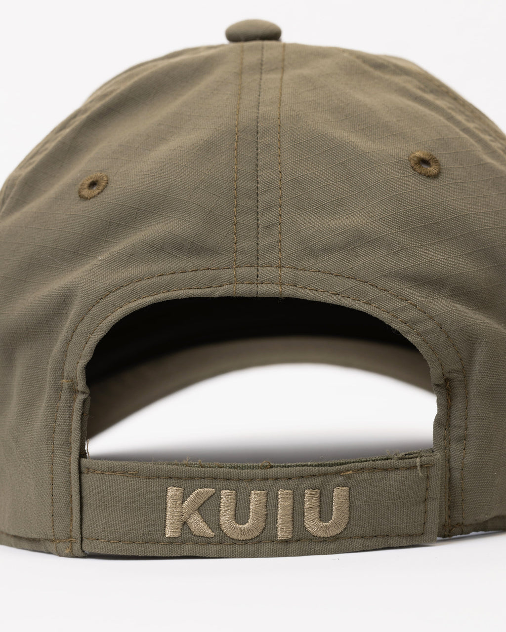 Backside view of hook and loop closure with embroidered KUIU logo