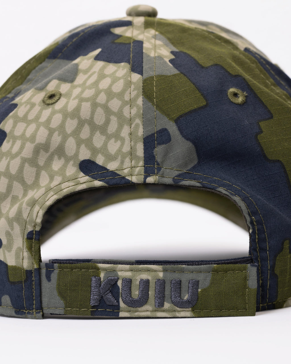 Backside view of hook and loop closure with embroidered KUIU logo