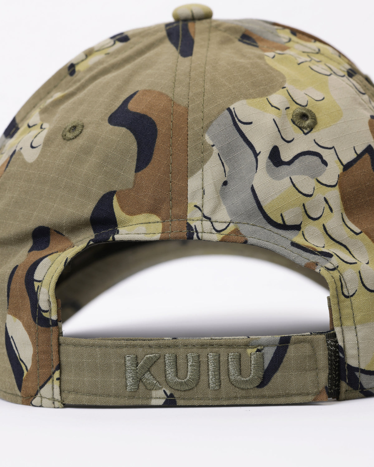 Backside view of hook and loop closure with embroidered KUIU logo