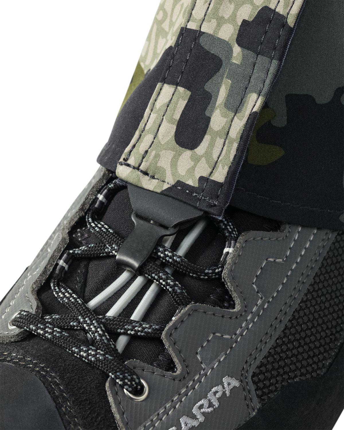 Boot detail using easy-attach lace hook on Yukon HD Hunting Boot Gaiter in Verde Camouflage