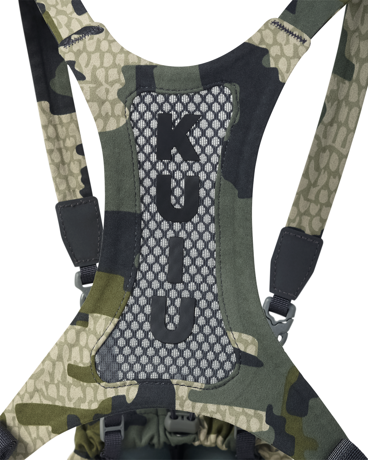 Close-up of back vented mesh back panel of the Ultralight Bino Harness in Verde Camouflage, Highlighting mesh and sewn in lettering of KUIU 