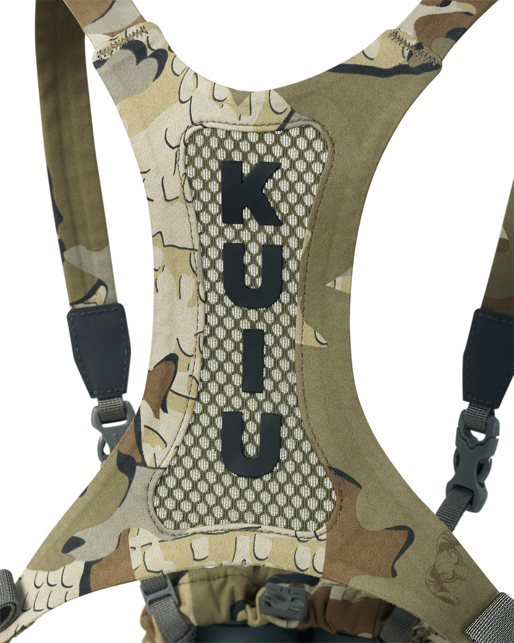 Close-up of back vented mesh back panel of the Ultralight Bino Harness in Verde Camouflage, Highlighting mesh and sewn in lettering of KUIU 