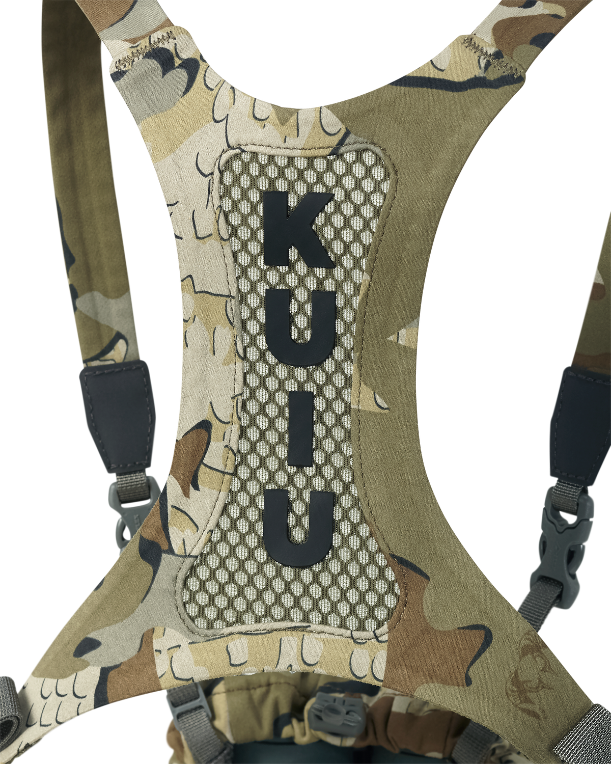 Close-up of back vented mesh back panel of the Ultralight Bino Harness in Verde Camouflage, Highlighting mesh and sewn in lettering of KUIU 