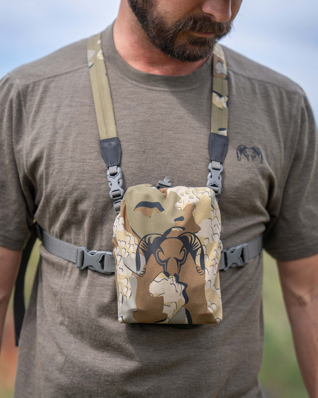 Front of hunter wearing the Ultralight Bino Harness in Valo Camouflage