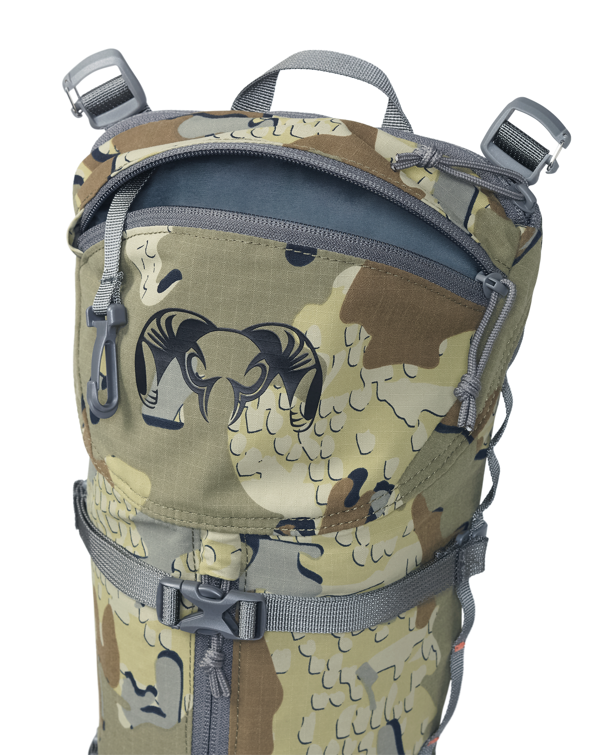 Front of PRO G3 Hydration Rid in Valo Camouflage, Highlighting top zippered accessory compartment