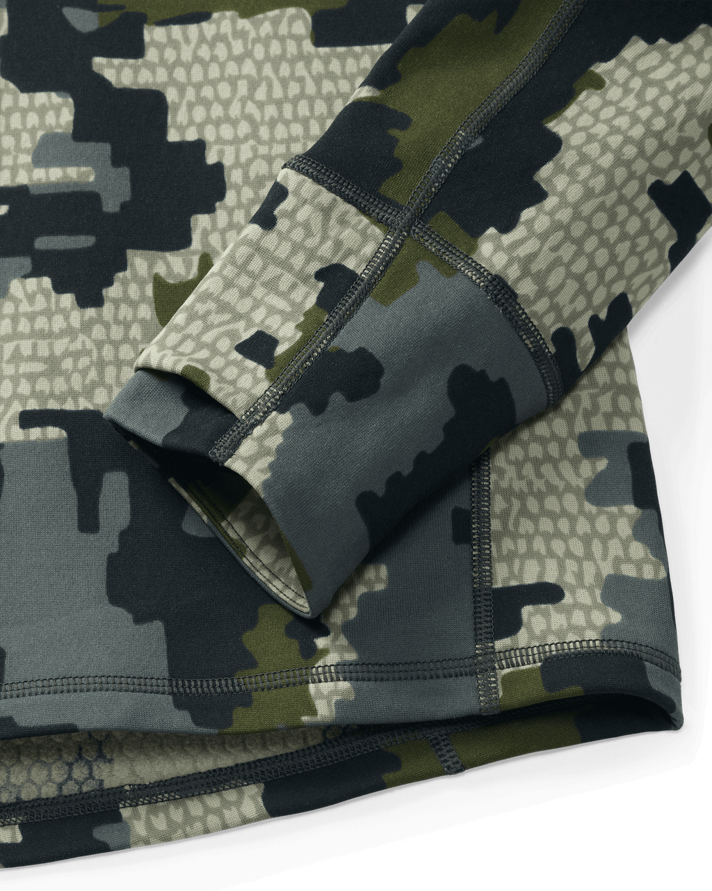 Shaped Cuff with Layered Thumbholes on Encounter 200 Fleece Zip-T in Verde Camouflage
